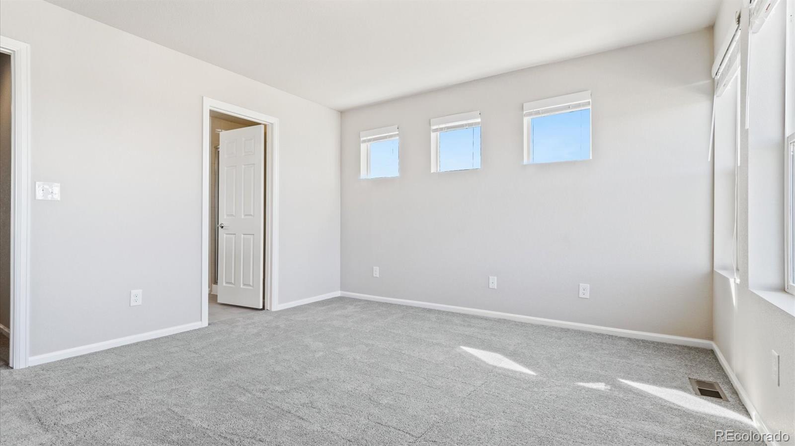 MLS Image #10 for 6412 n ceylon street,denver, Colorado