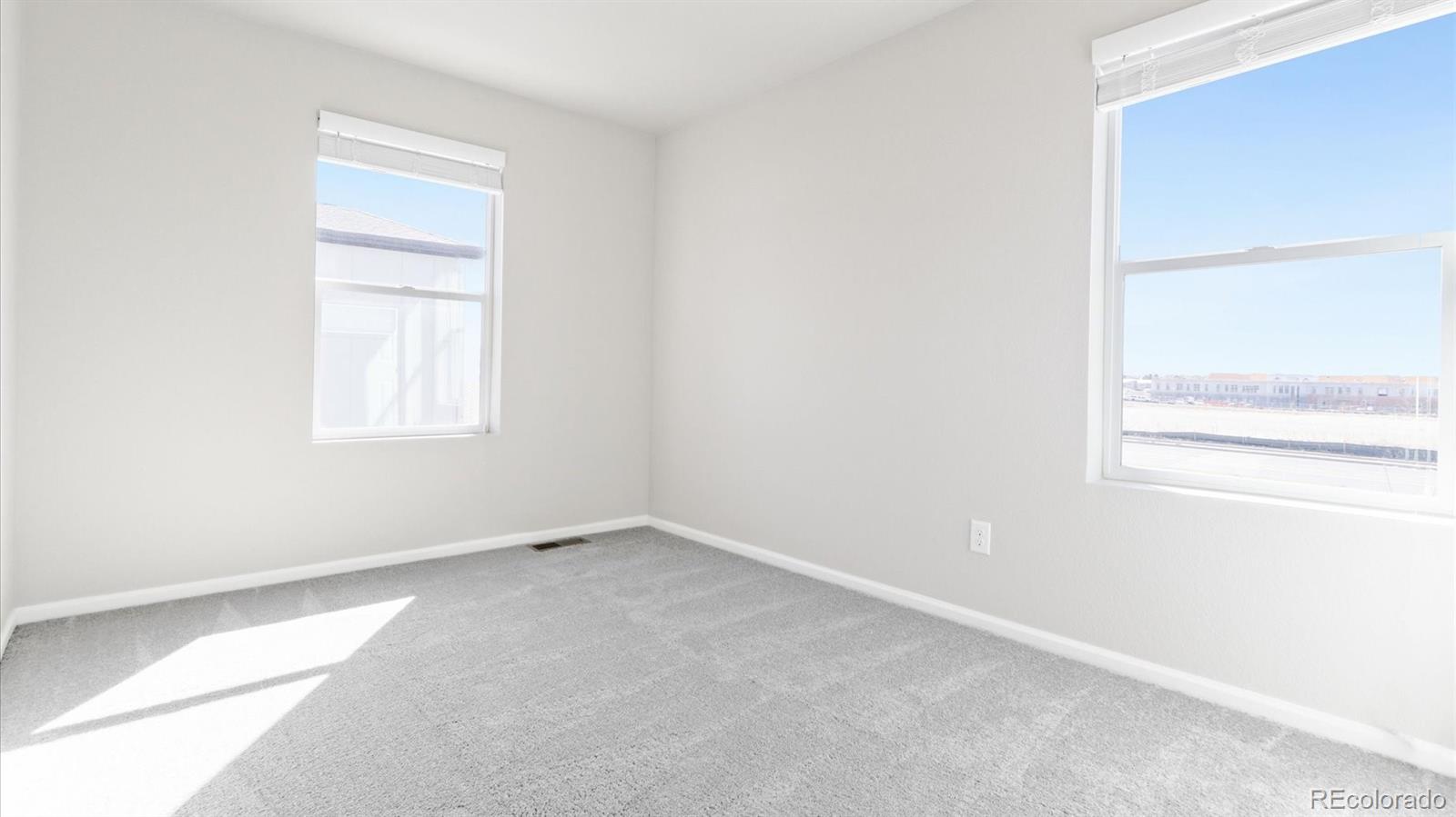 MLS Image #15 for 6412 n ceylon street,denver, Colorado