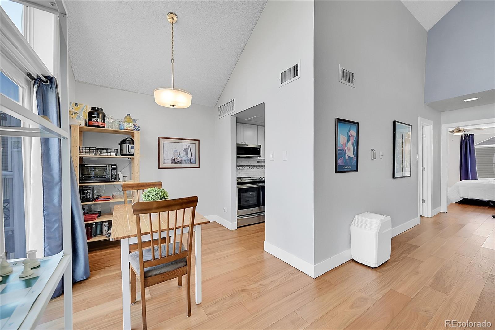 MLS Image #11 for 3351 s monaco parkway,denver, Colorado