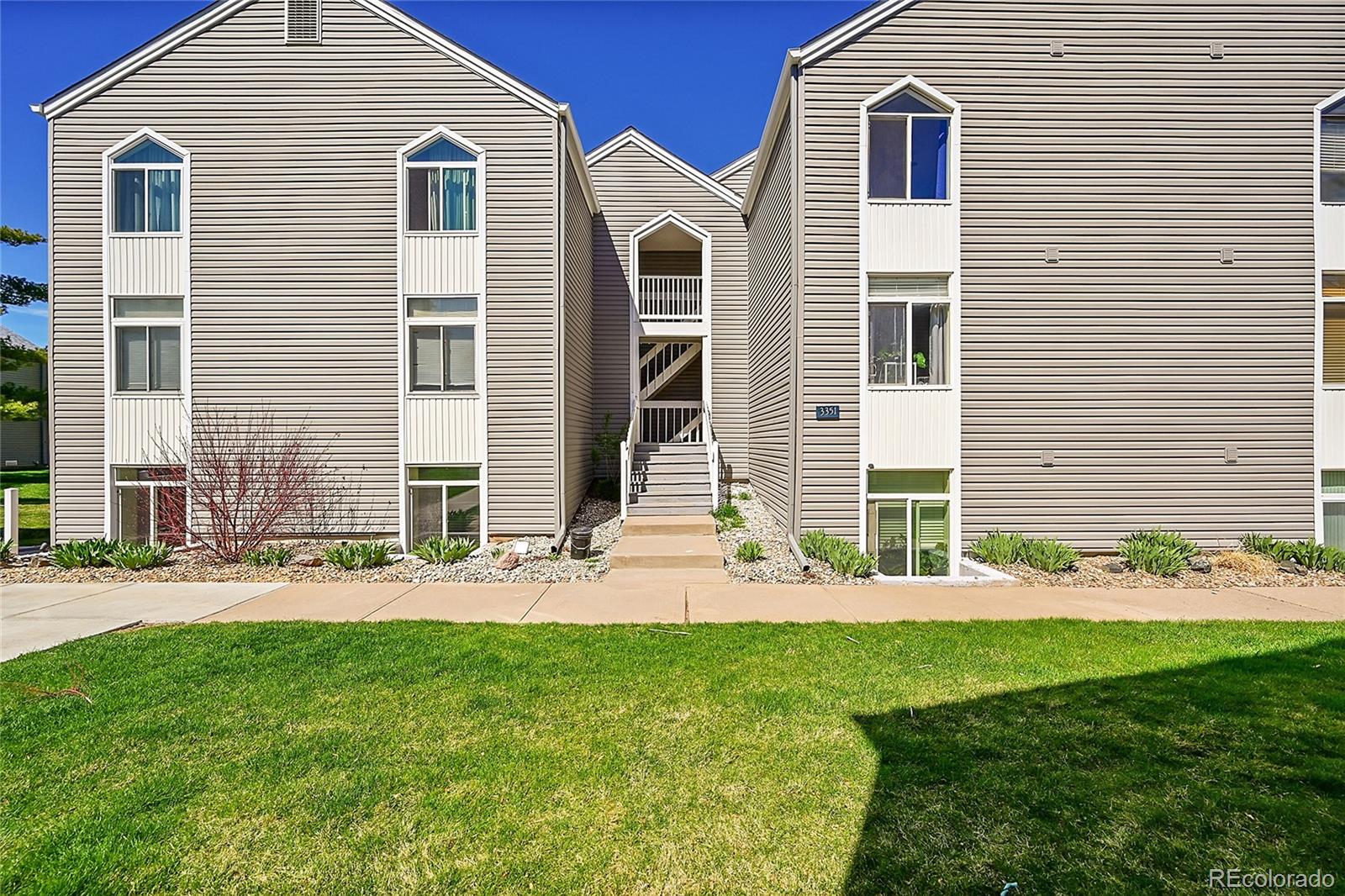 MLS Image #2 for 3351 s monaco parkway,denver, Colorado