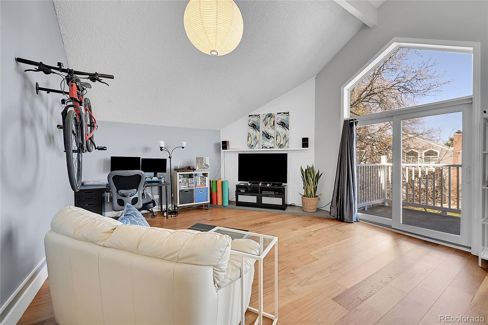 MLS Image #9 for 3351 s monaco parkway,denver, Colorado