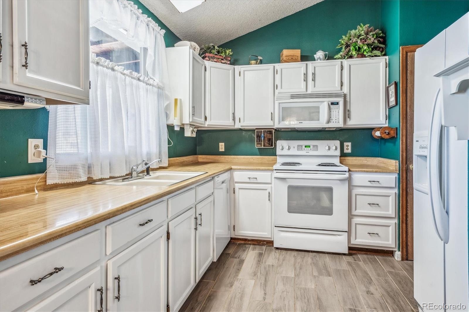 MLS Image #8 for 19447 e colorado drive,aurora, Colorado