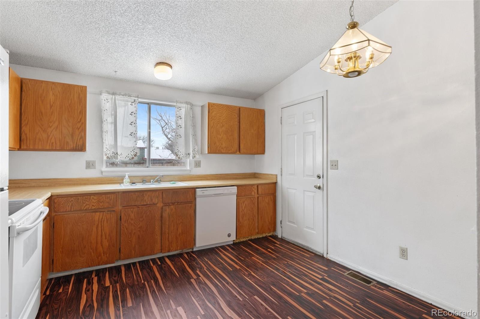 MLS Image #9 for 5115  deephaven court,denver, Colorado