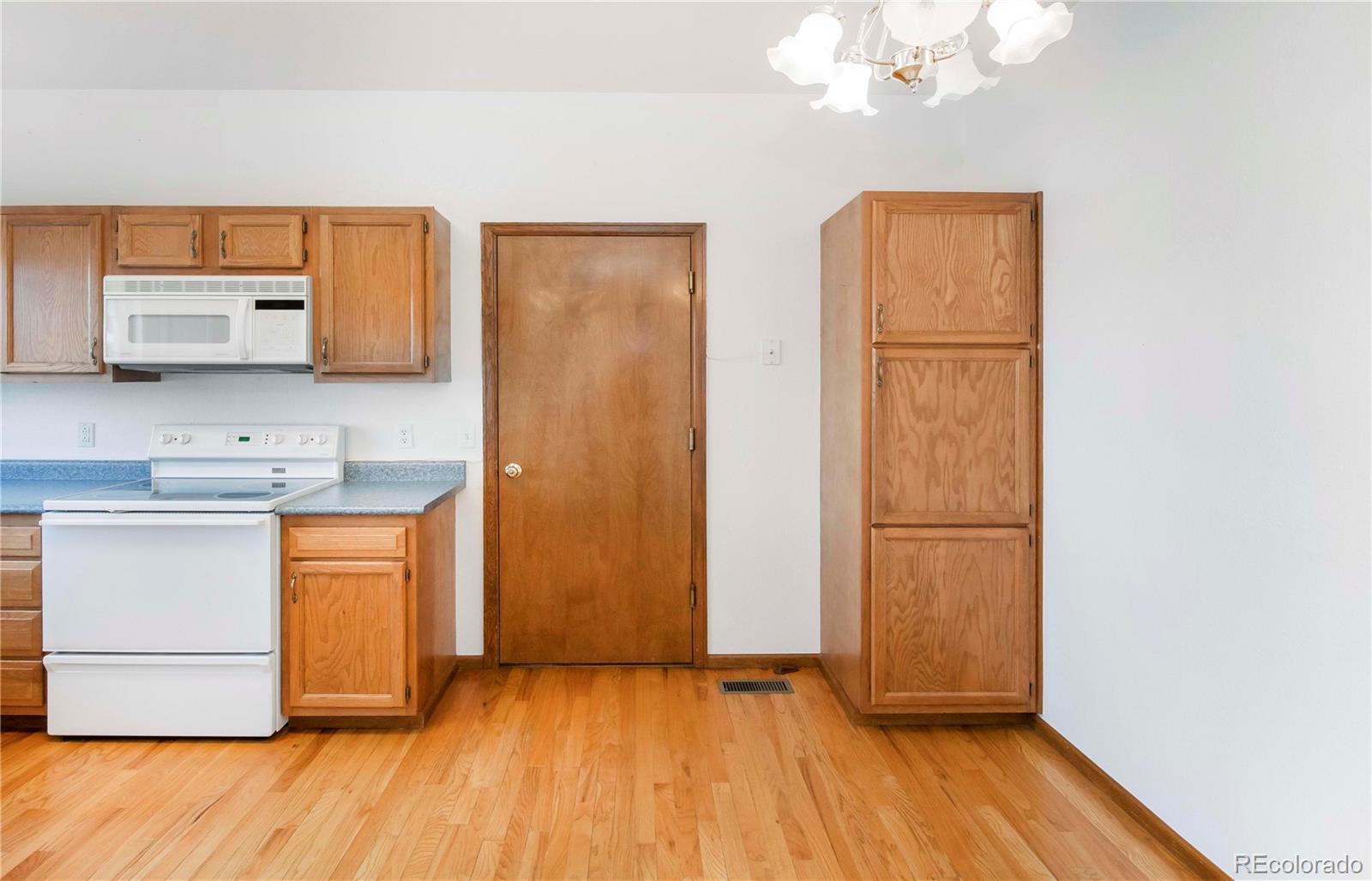 MLS Image #11 for 10461 w 83rd place,arvada, Colorado