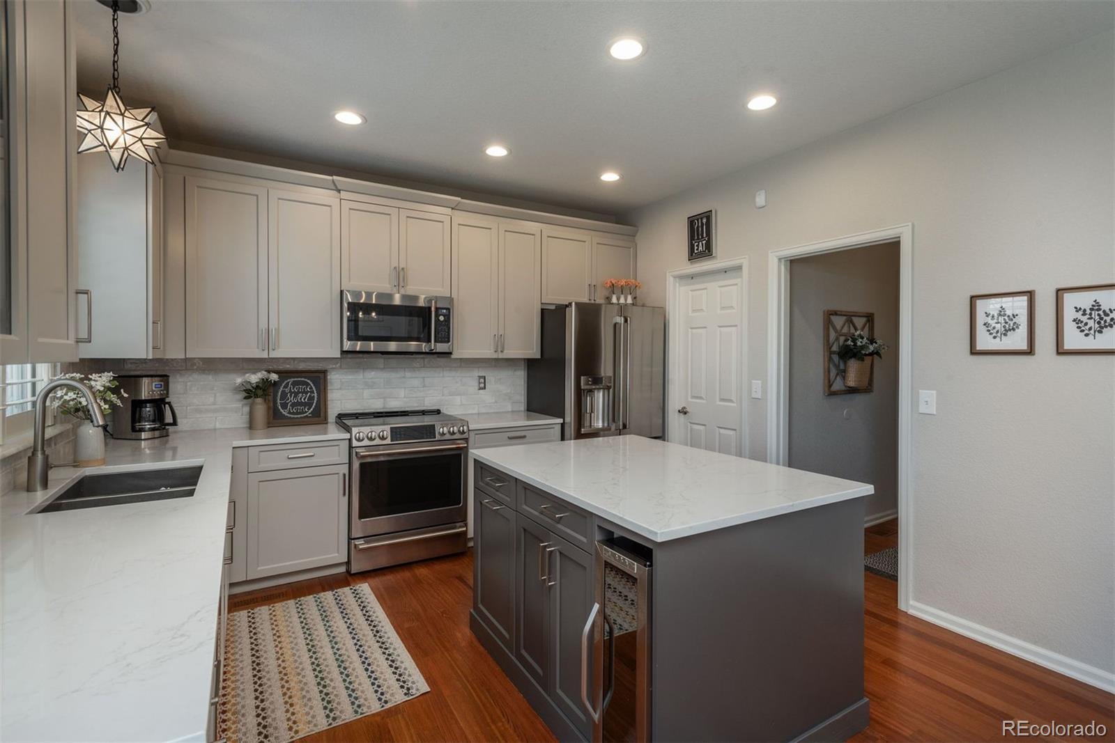 MLS Image #9 for 1004  spruce court,denver, Colorado