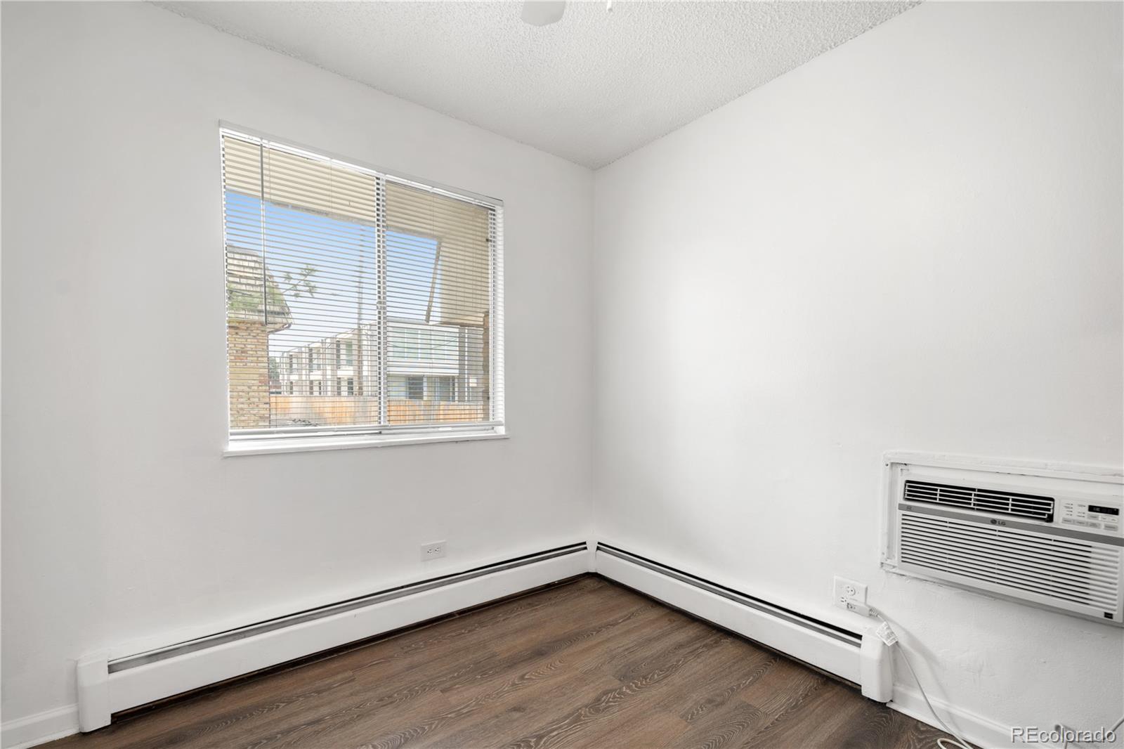 MLS Image #13 for 2190 s holly street,denver, Colorado