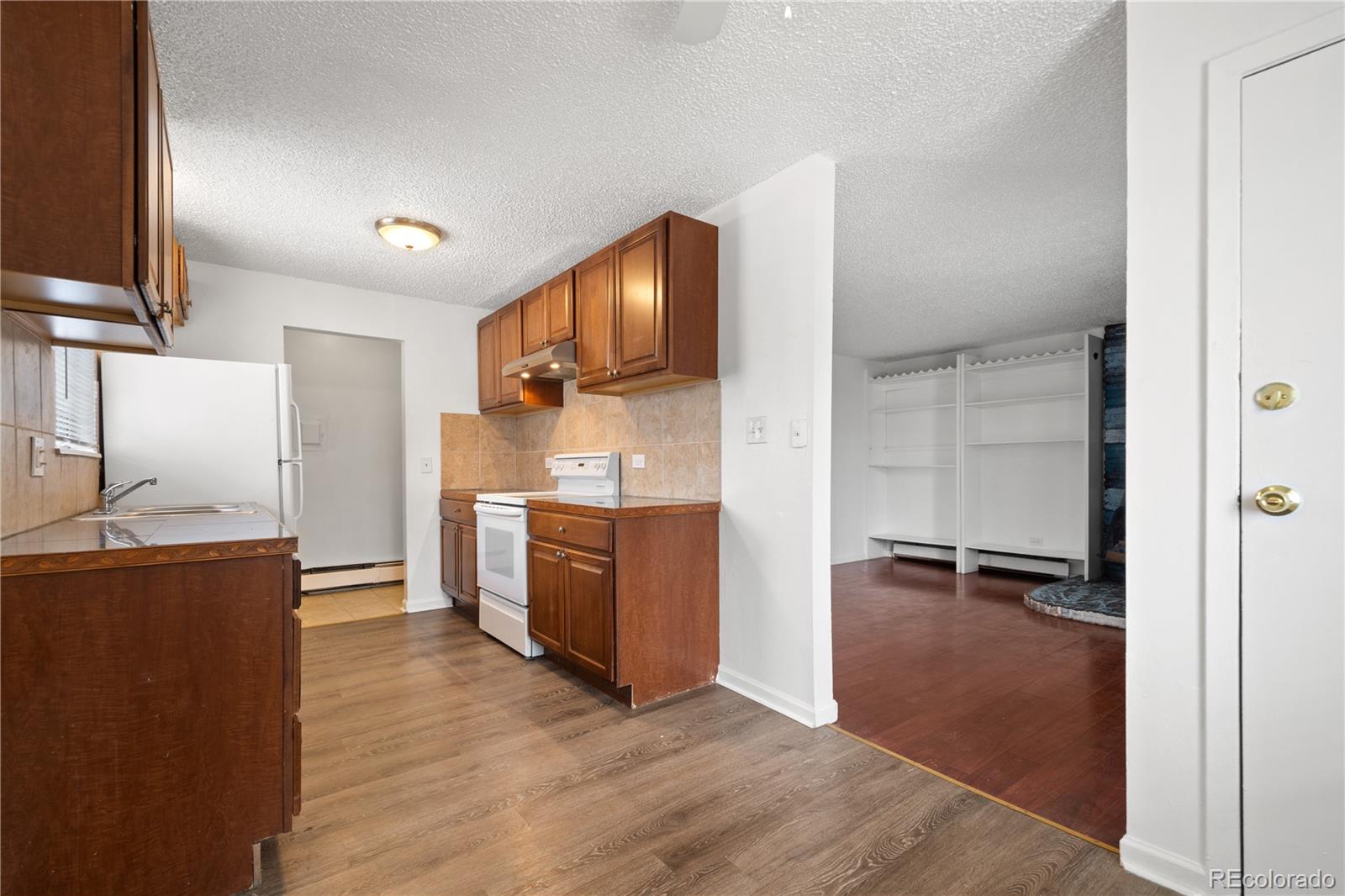 MLS Image #4 for 2190 s holly street,denver, Colorado