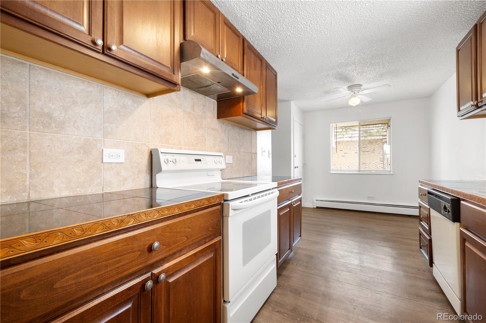 MLS Image #5 for 2190 s holly street,denver, Colorado