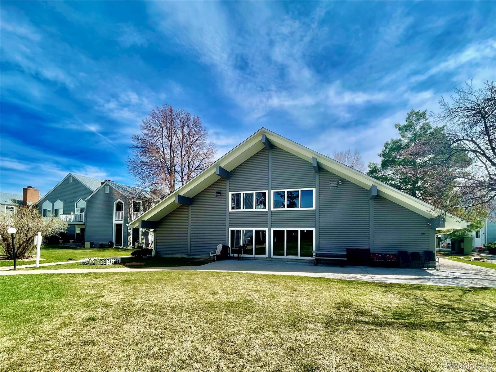 MLS Image #12 for 3420 s locust street,denver, Colorado