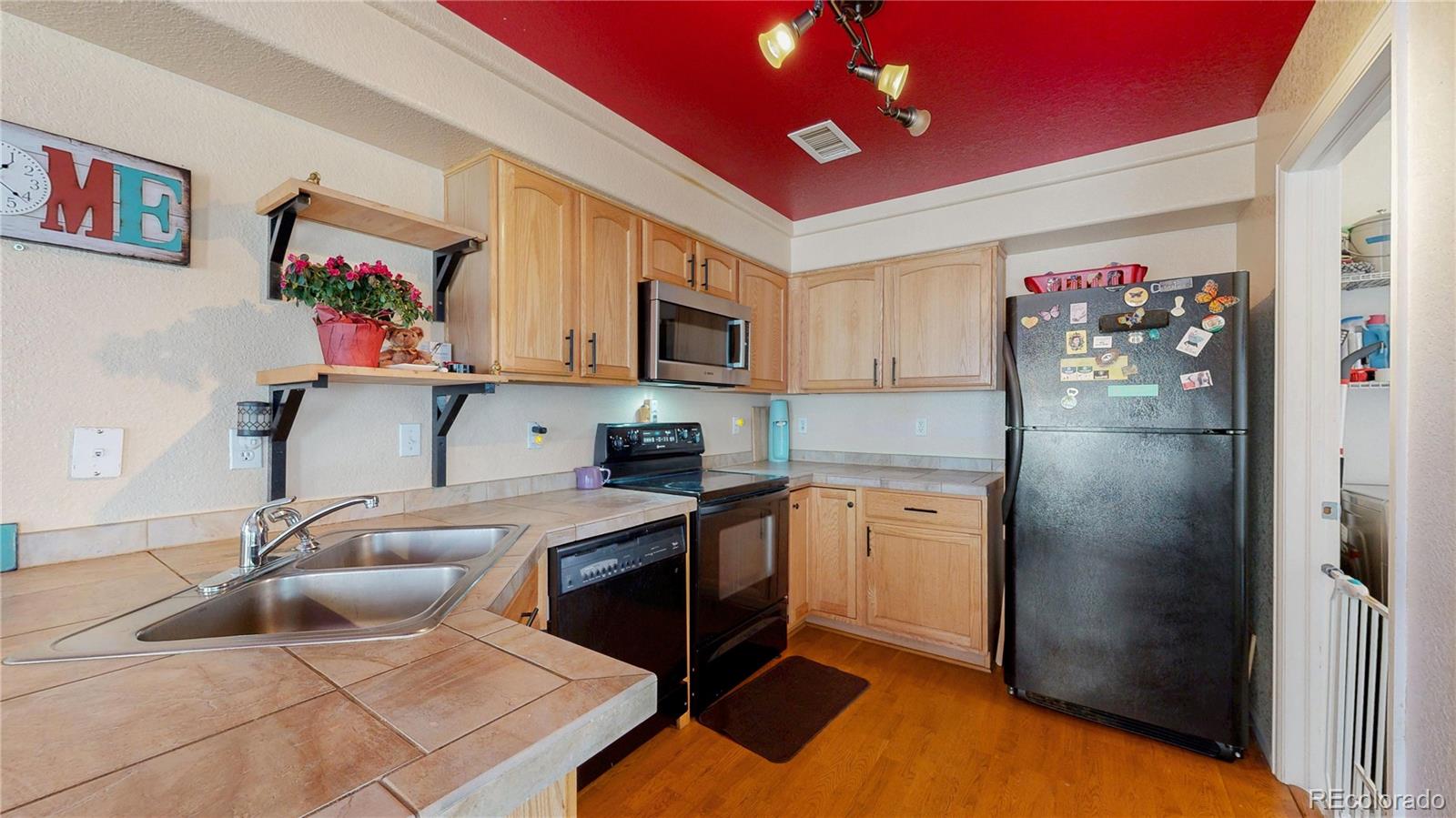 MLS Image #14 for 20535 e 47th avenue,denver, Colorado