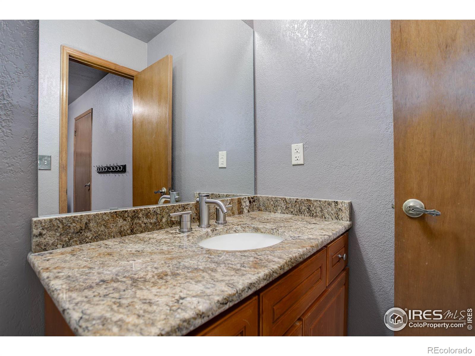 MLS Image #13 for 2604 s oakland street,aurora, Colorado