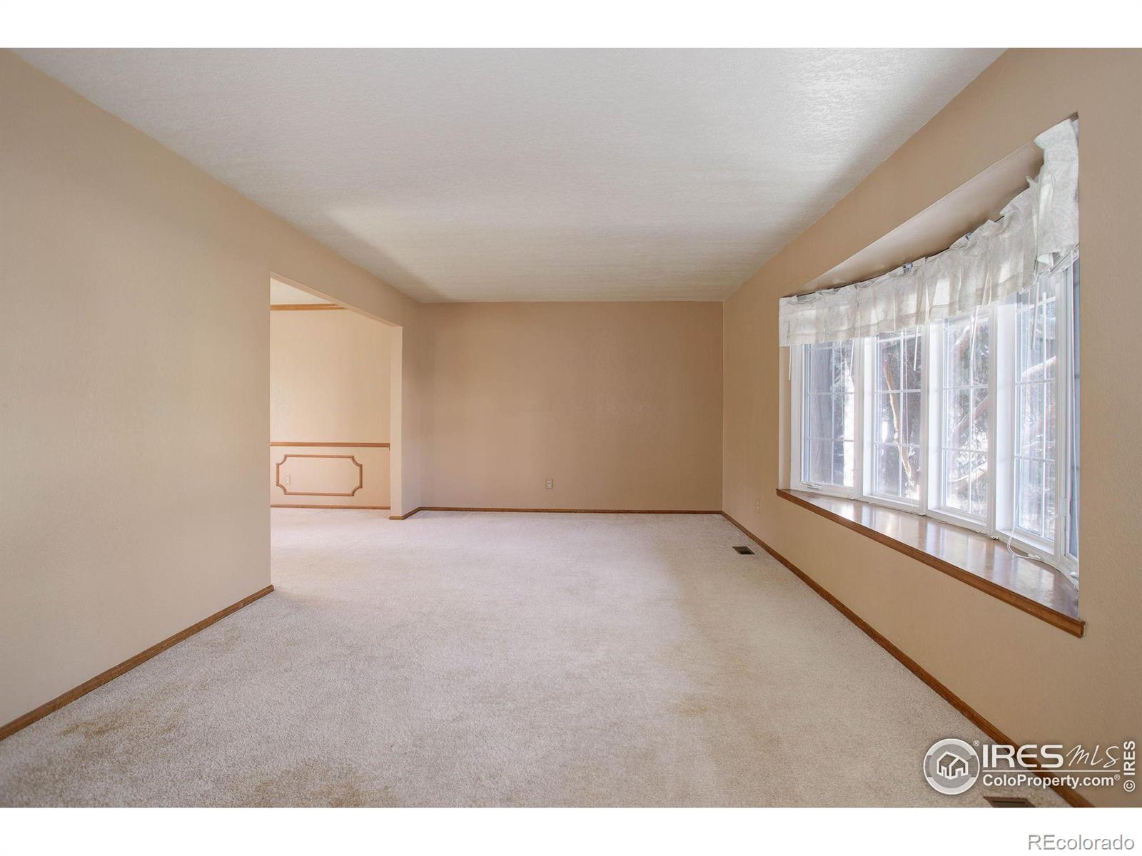 MLS Image #5 for 2604 s oakland street,aurora, Colorado