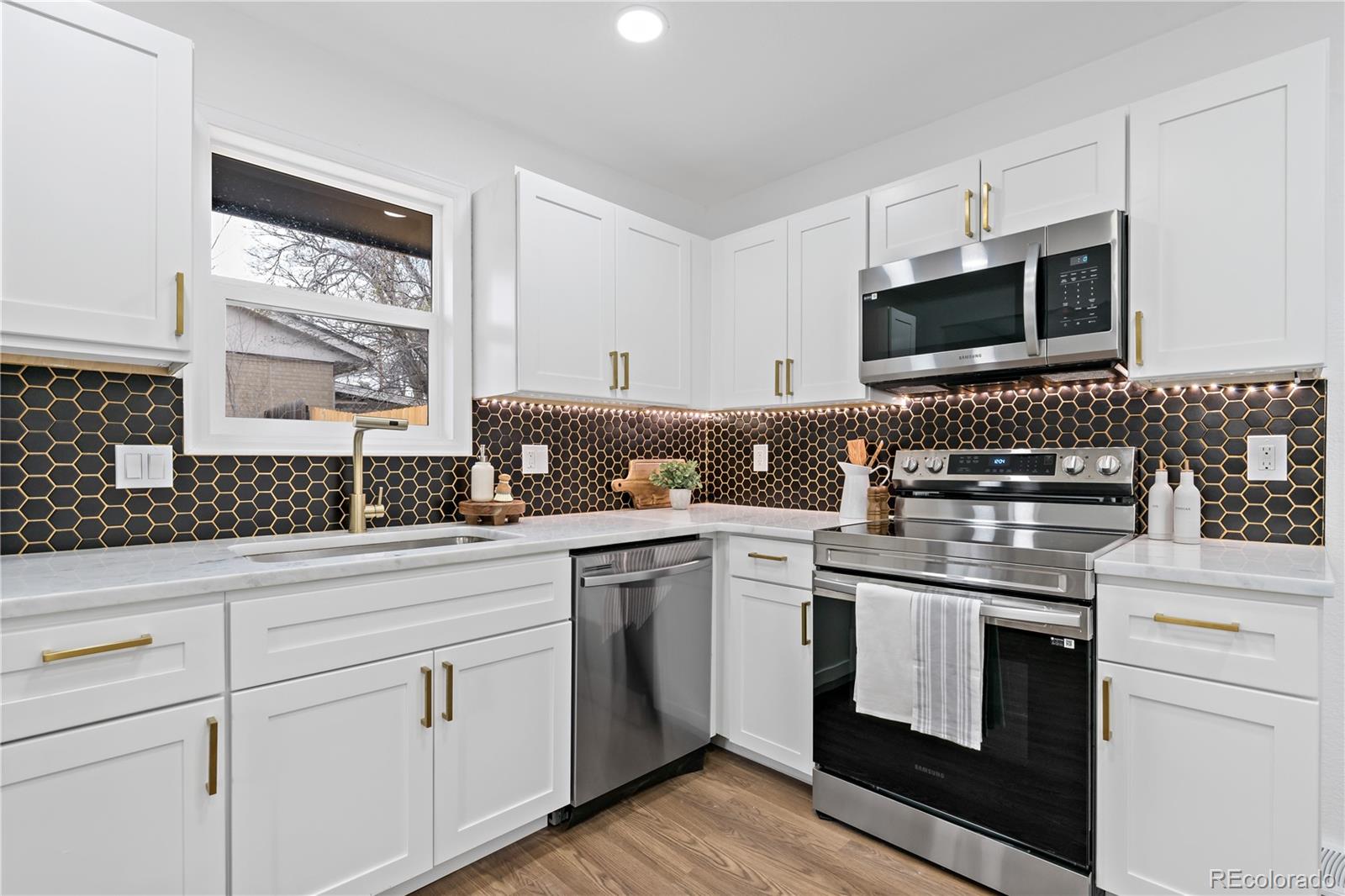 MLS Image #10 for 8430  franklin drive,denver, Colorado