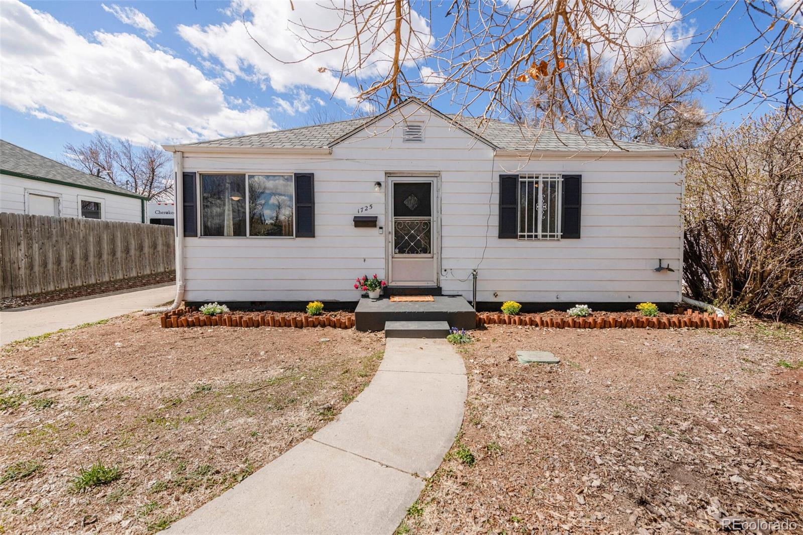 MLS Image #2 for 1725  del mar parkway,aurora, Colorado