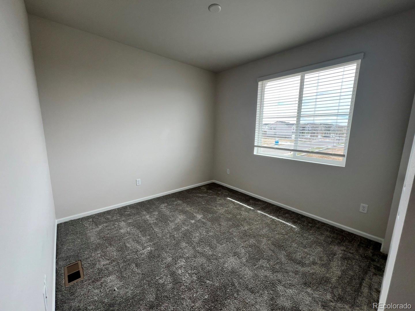 MLS Image #5 for 27491 e maple avenue,aurora, Colorado