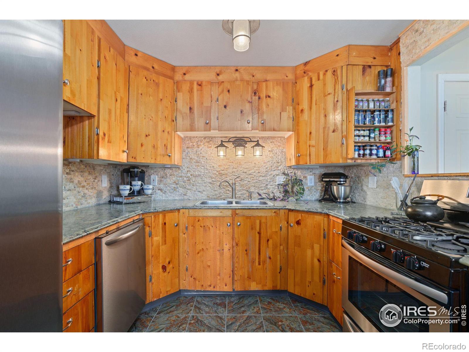 MLS Image #15 for 1118  chester court,johnstown, Colorado