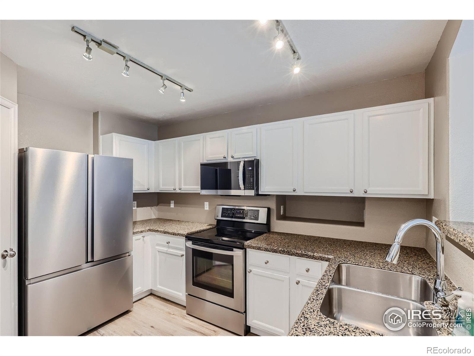 MLS Image #11 for 1549 s florence court,aurora, Colorado