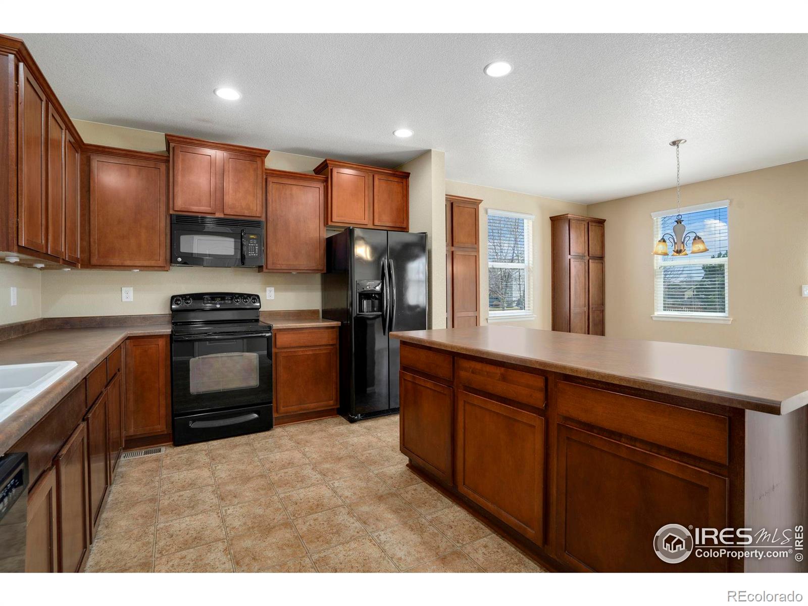 MLS Image #5 for 1657  chelmsford court,windsor, Colorado