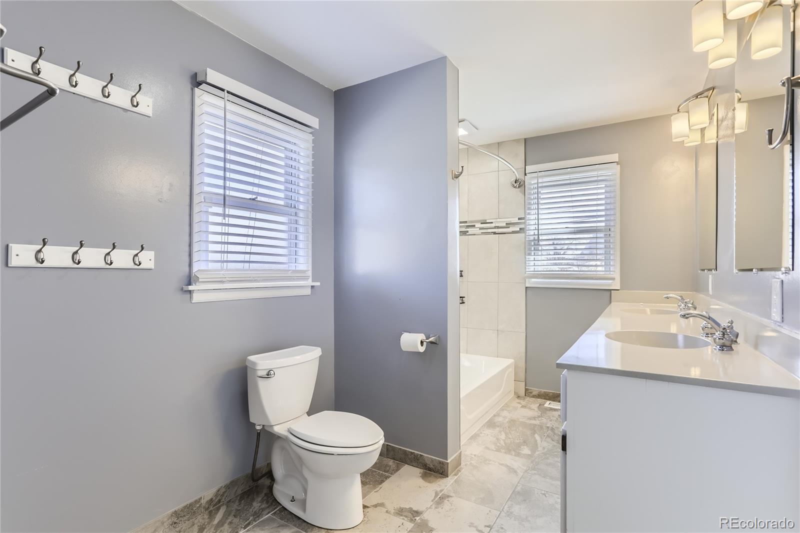 MLS Image #19 for 2596 s knox court,denver, Colorado