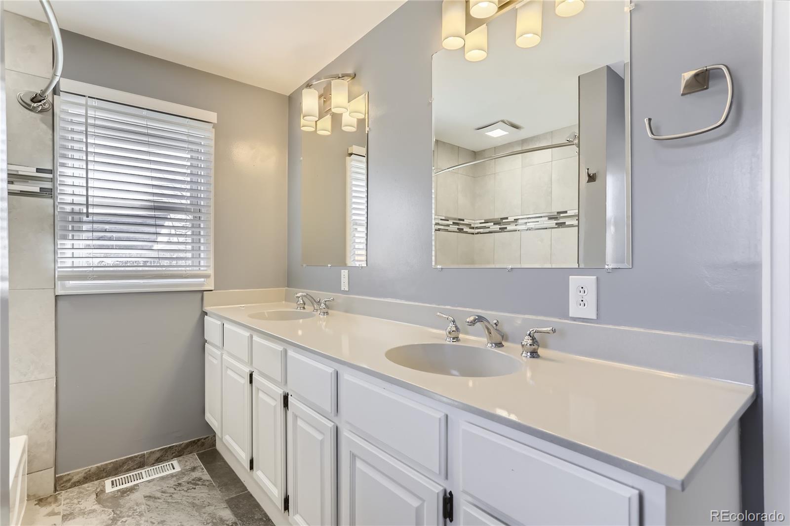 MLS Image #20 for 2596 s knox court,denver, Colorado