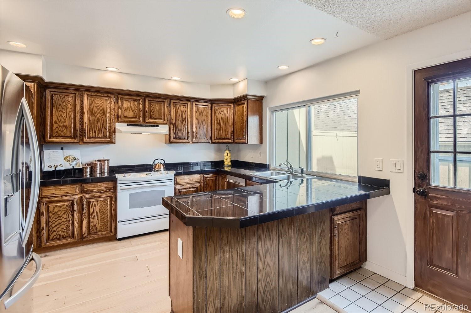 MLS Image #8 for 8195 e phillips circle,centennial, Colorado