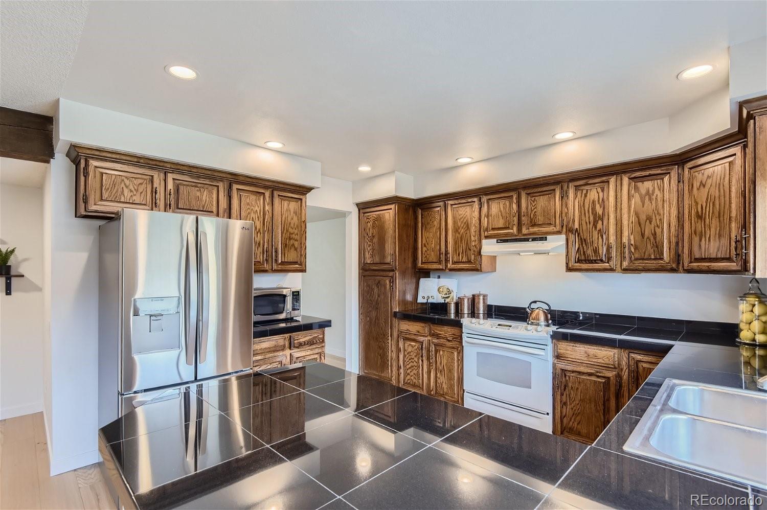 MLS Image #9 for 8195 e phillips circle,centennial, Colorado