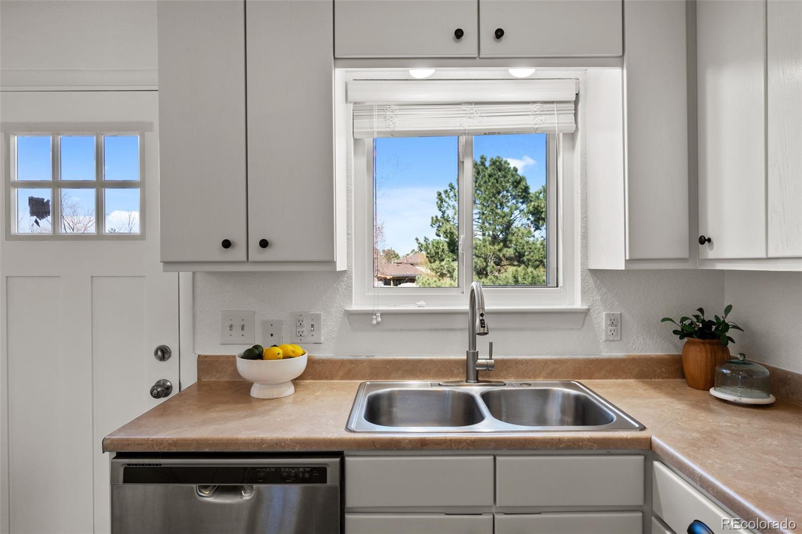 MLS Image #14 for 19059 e columbia place,aurora, Colorado