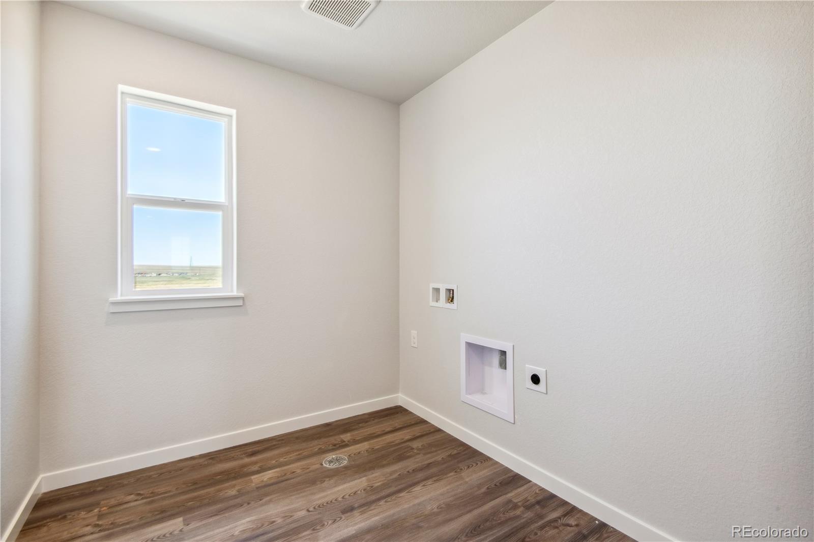 MLS Image #14 for 3352 n highlands creek parkway,aurora, Colorado