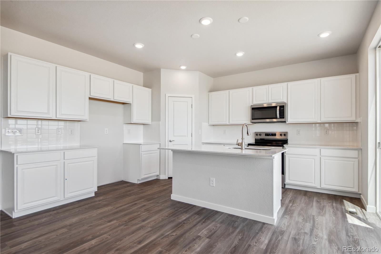 MLS Image #4 for 3352 n highlands creek parkway,aurora, Colorado