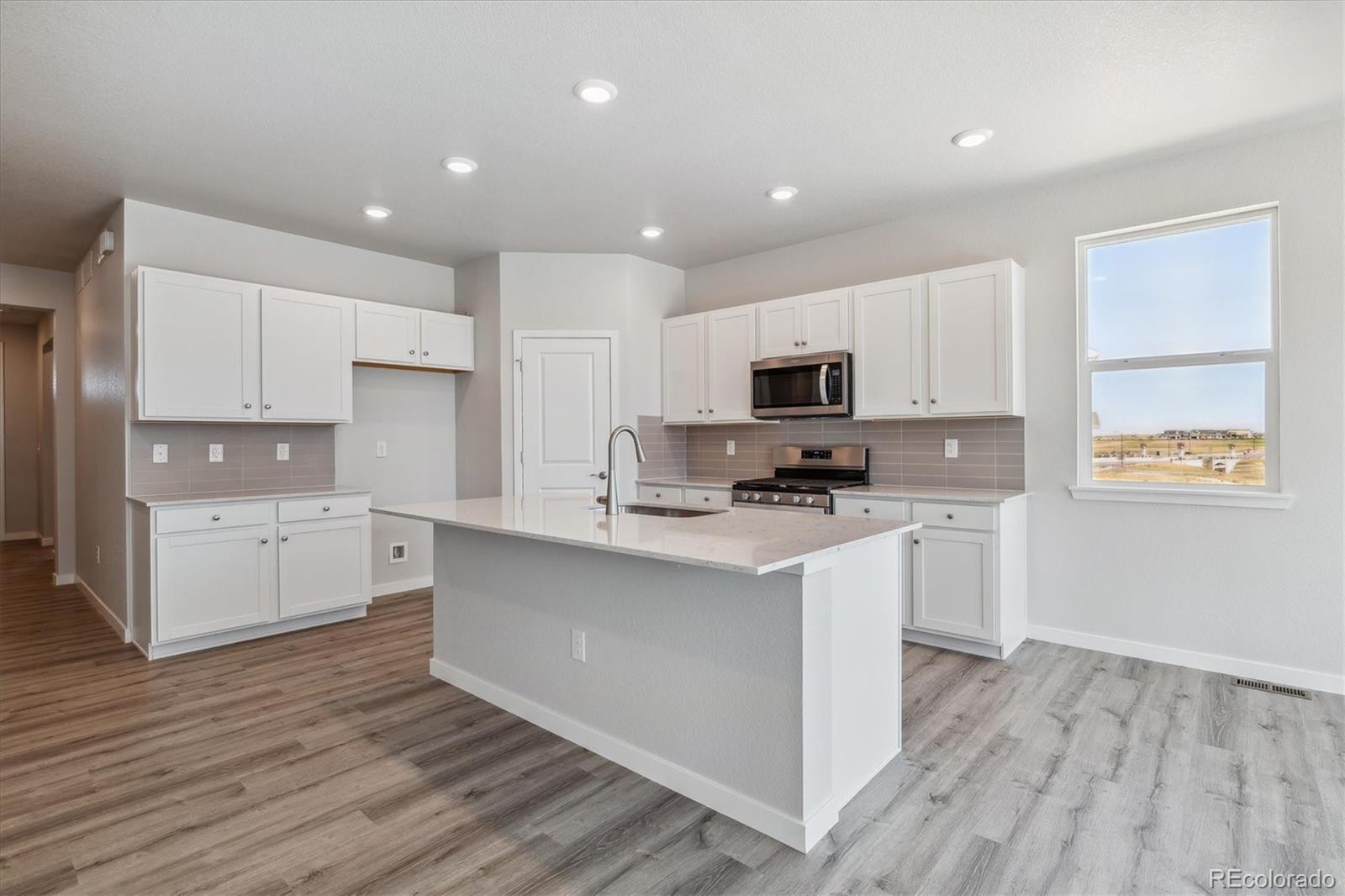 MLS Image #15 for 3462 n highlands creek parkway,aurora, Colorado