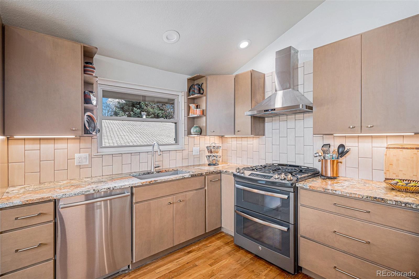 MLS Image #9 for 2981 s whiting way,denver, Colorado