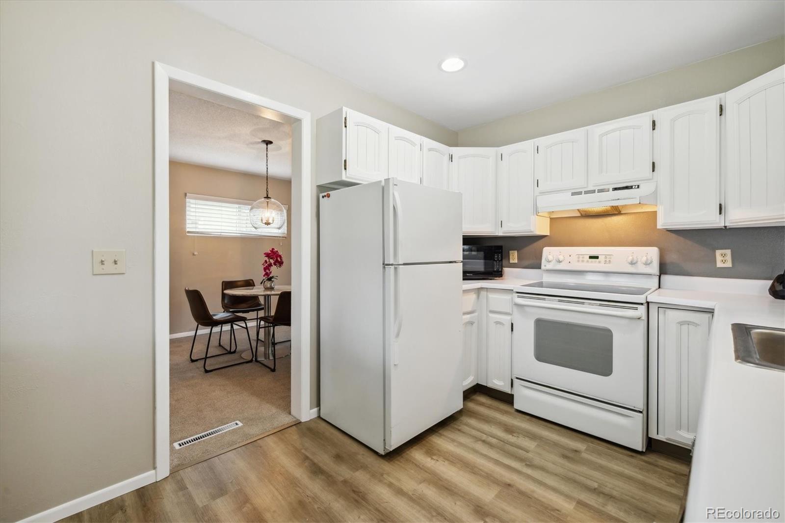 MLS Image #16 for 1350 s forest way,denver, Colorado