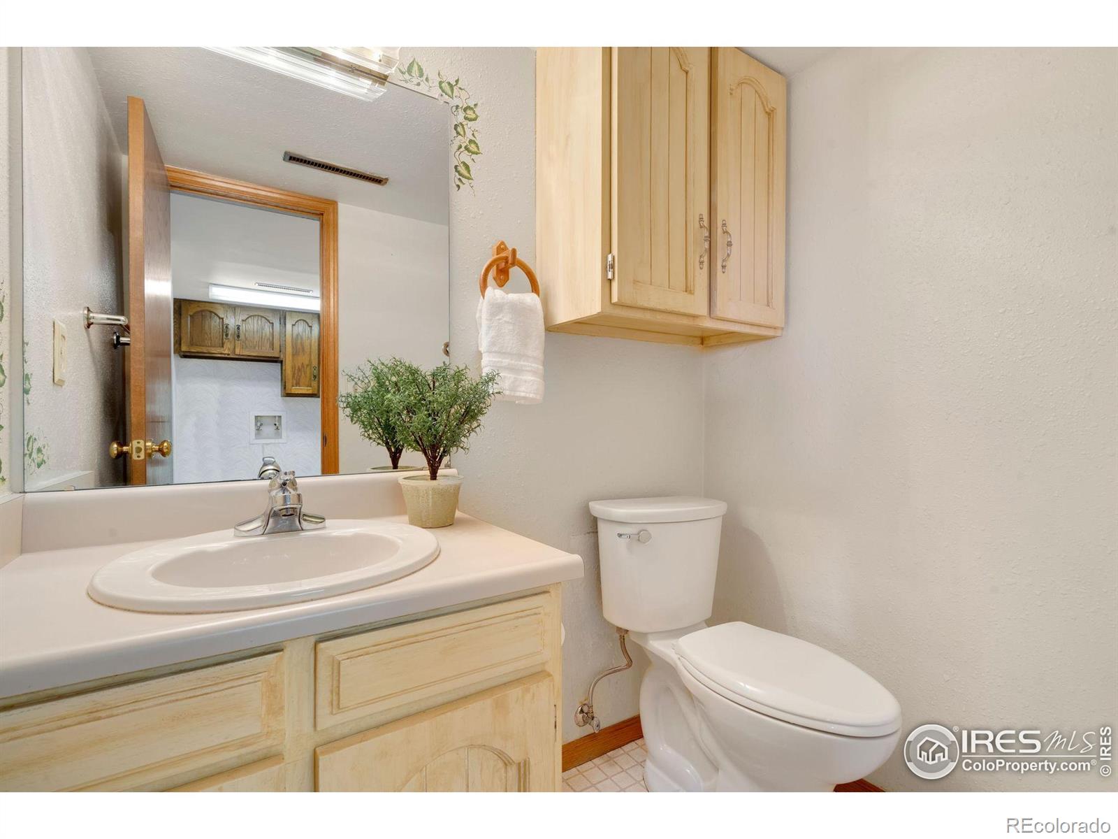 MLS Image #14 for 2514  logan drive,loveland, Colorado