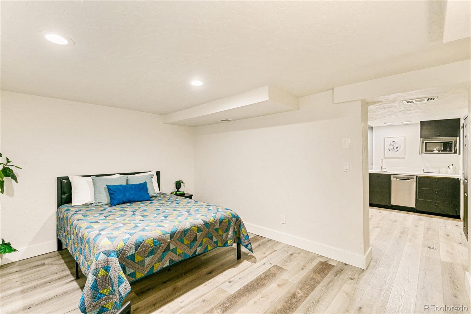 MLS Image #23 for 1402 n downing street,denver, Colorado