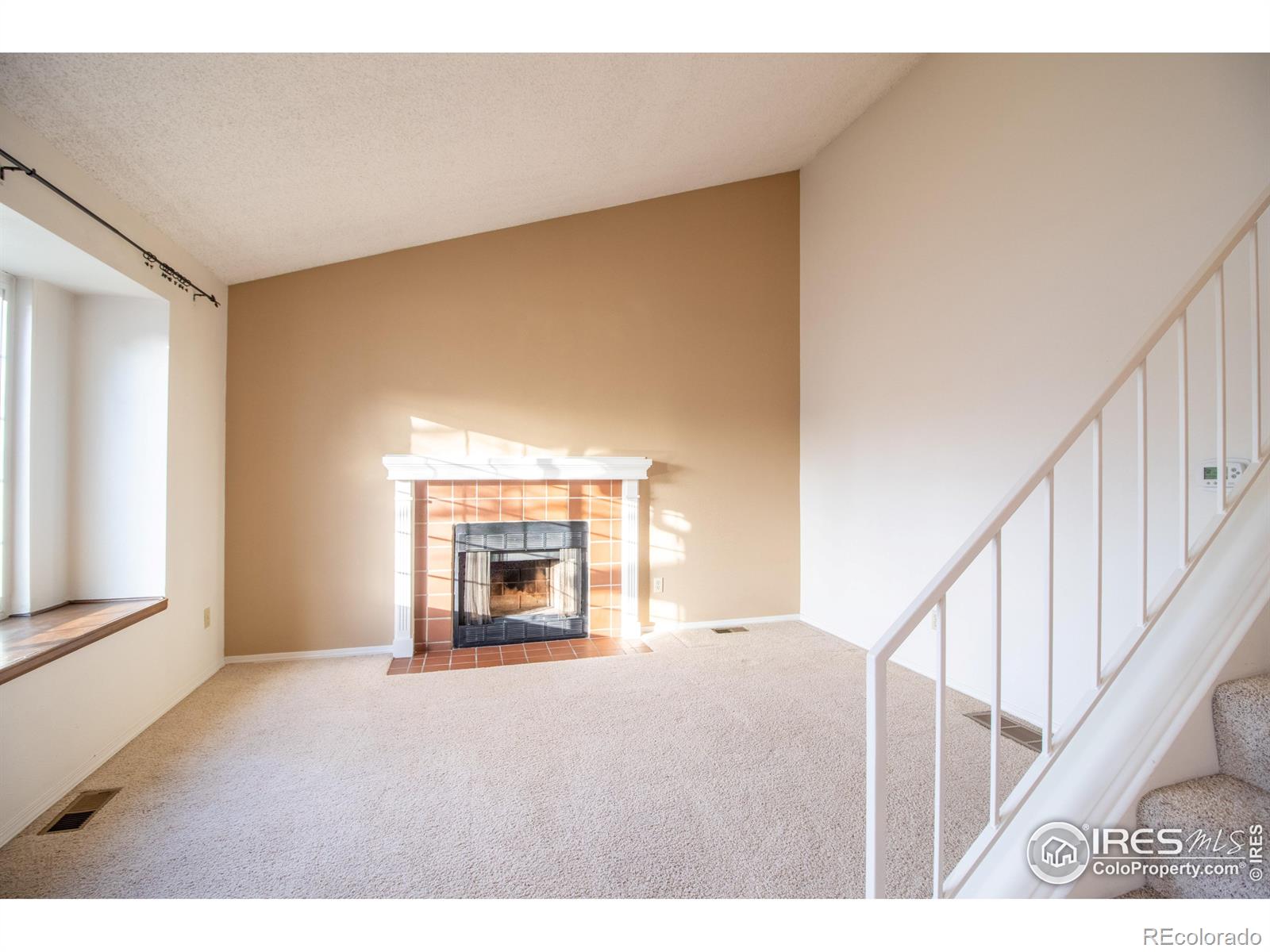 MLS Image #2 for 19852 e princeton place,aurora, Colorado