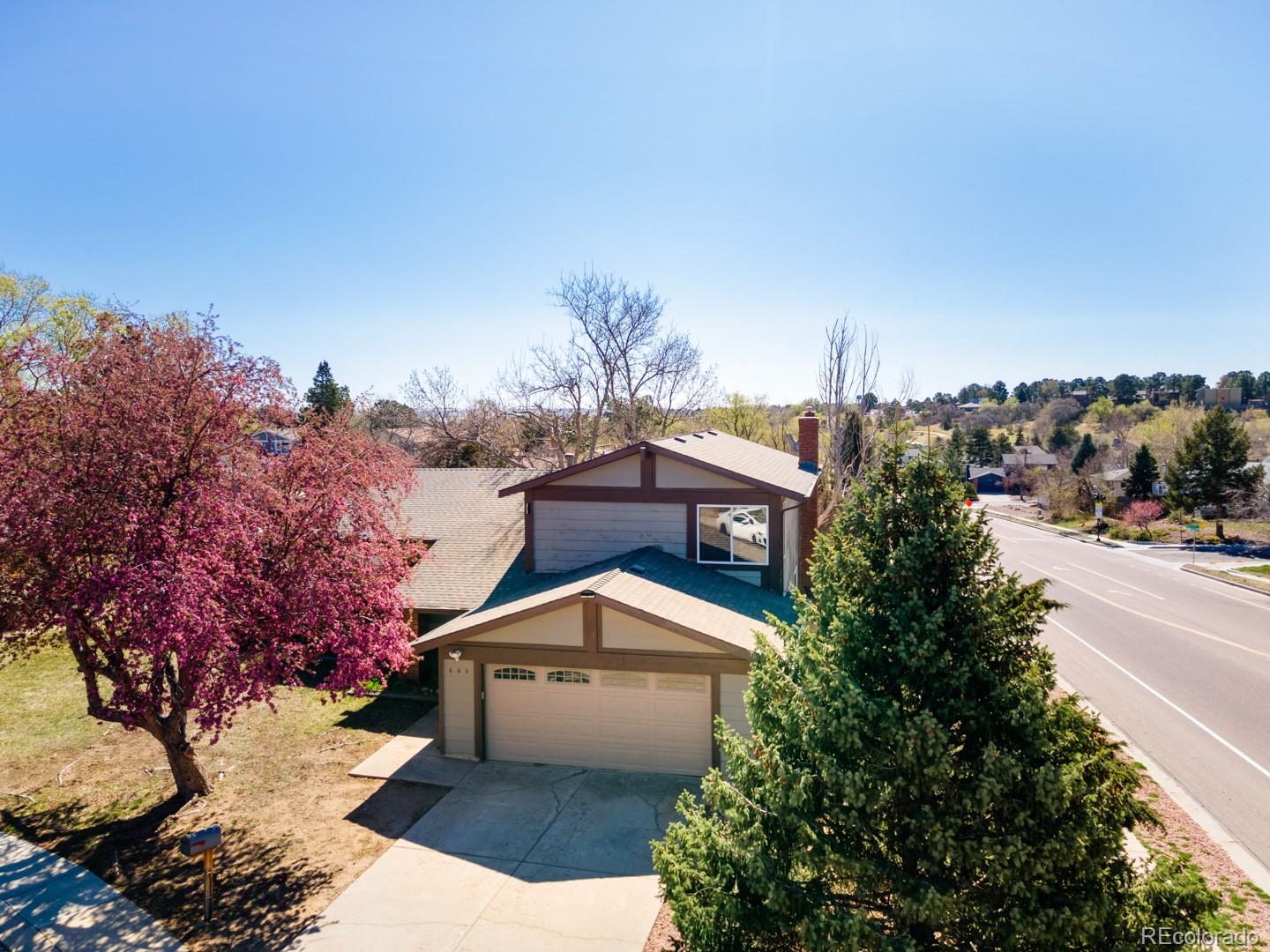 MLS Image #2 for 660 e cheyenne mountain boulevard,colorado springs, Colorado