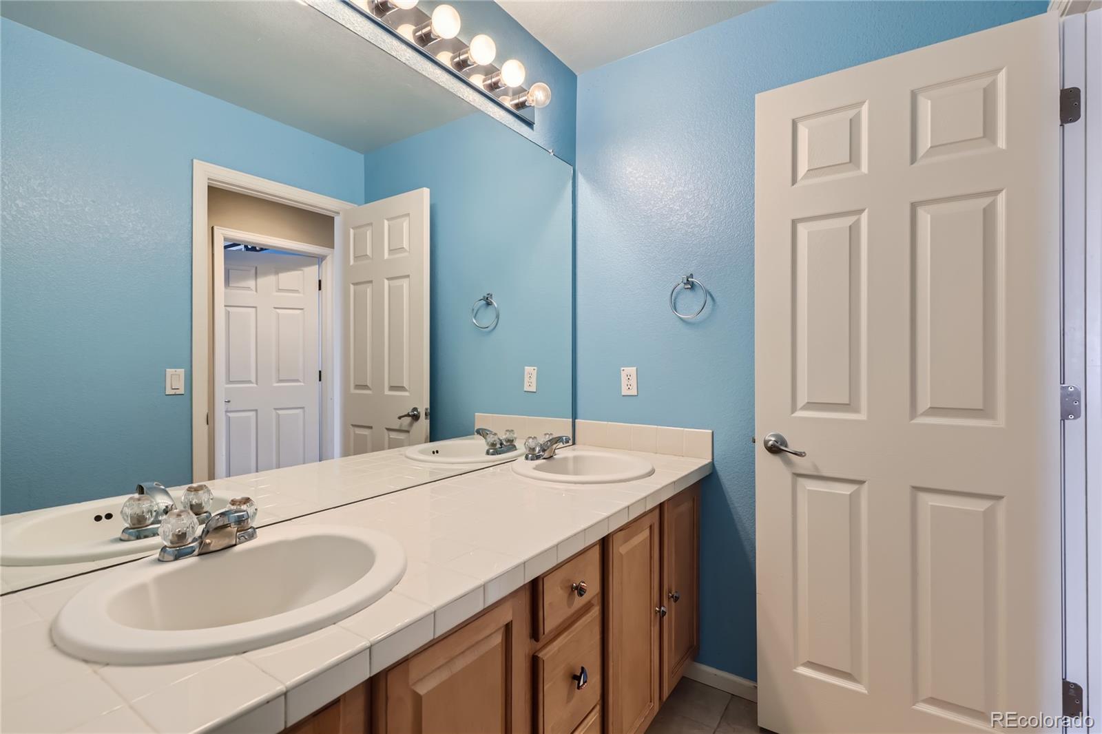 MLS Image #22 for 20993 e ithaca place,aurora, Colorado