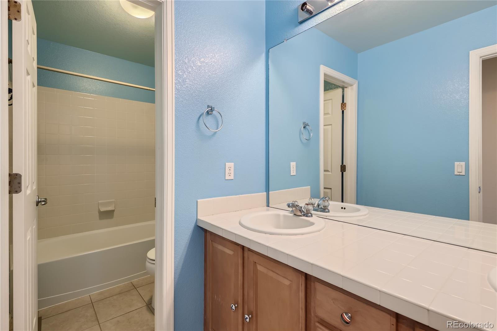 MLS Image #23 for 20993 e ithaca place,aurora, Colorado