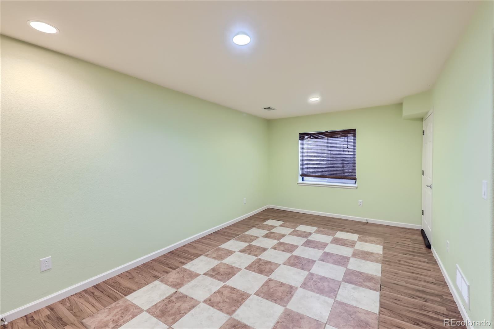 MLS Image #30 for 20993 e ithaca place,aurora, Colorado