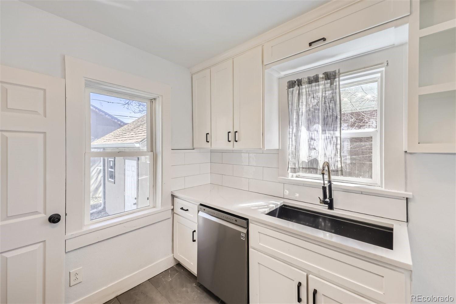 MLS Image #4 for 1410  clinton street,aurora, Colorado