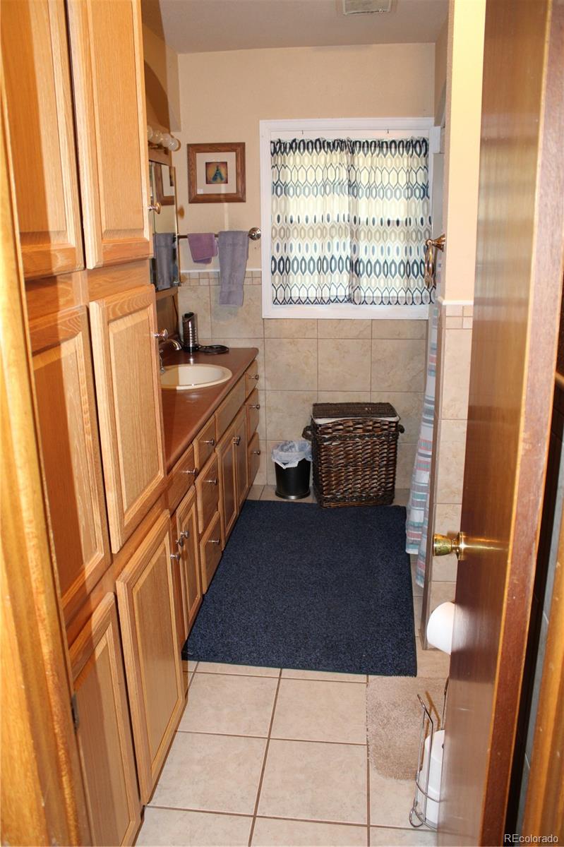 MLS Image #8 for 475  18th street,burlington, Colorado