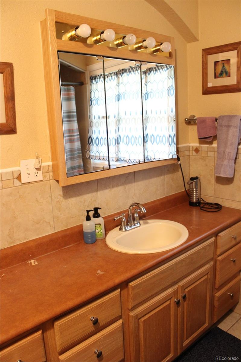 MLS Image #9 for 475  18th street,burlington, Colorado