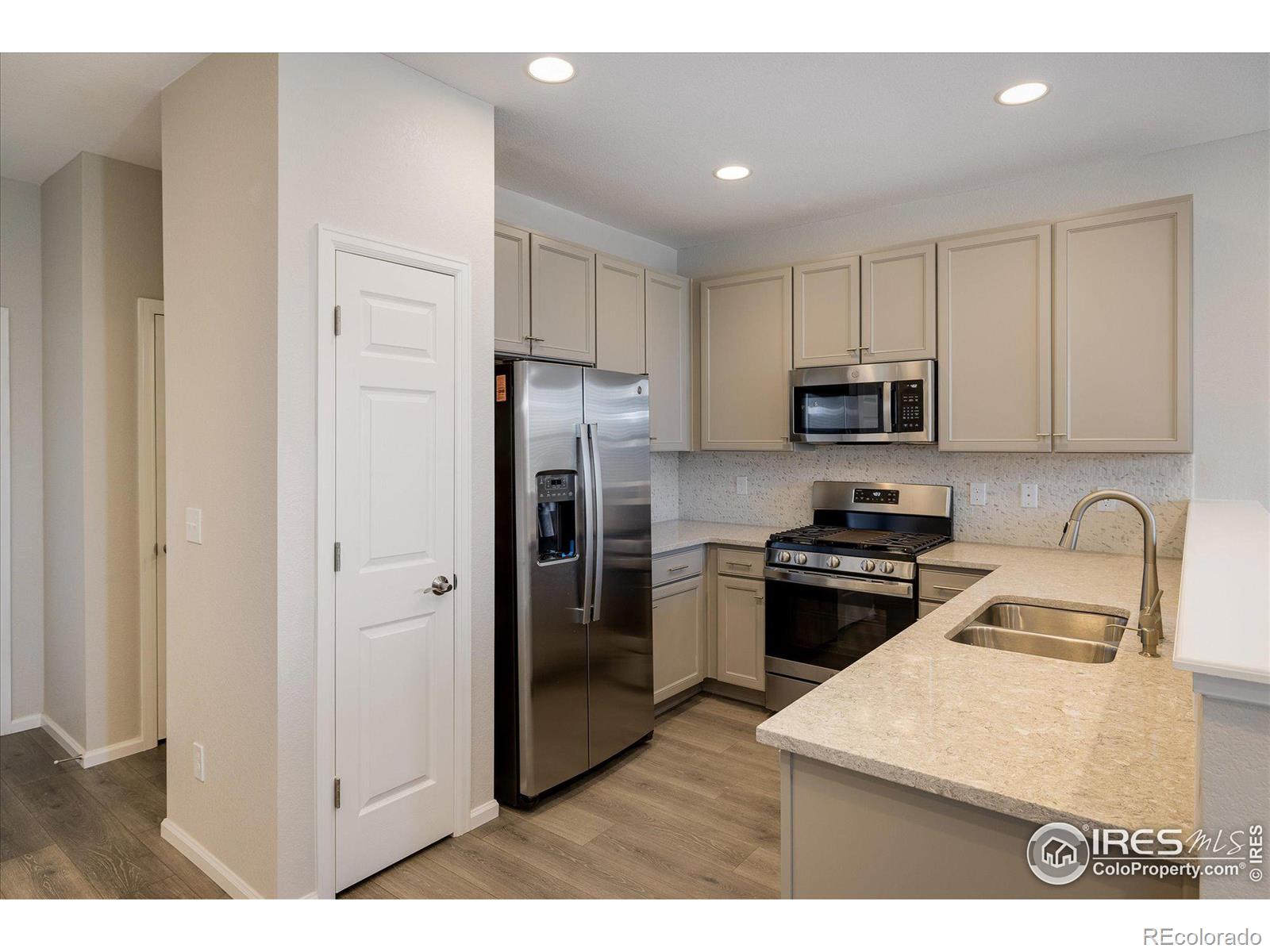 MLS Image #8 for 19228 e 64th place,denver, Colorado