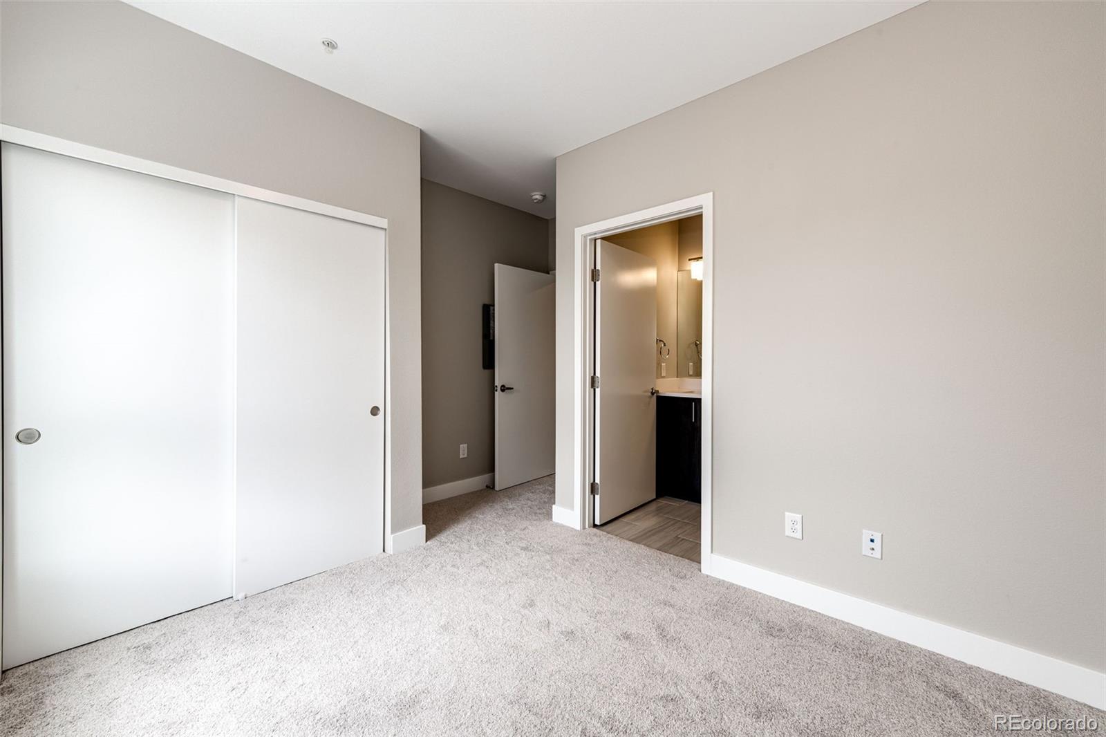 MLS Image #14 for 2374 s university boulevard,denver, Colorado