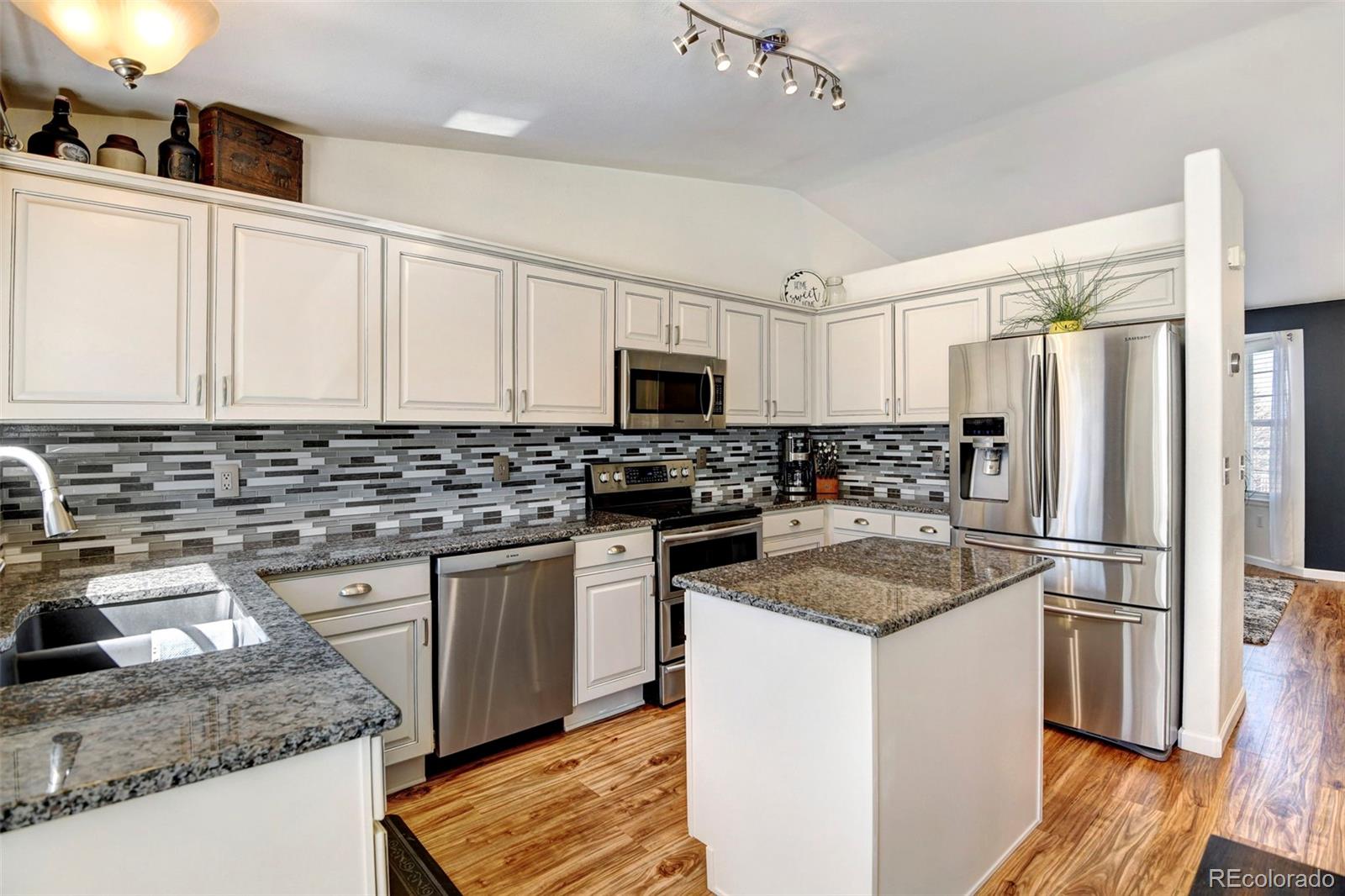 MLS Image #7 for 5522 s valdai way,aurora, Colorado