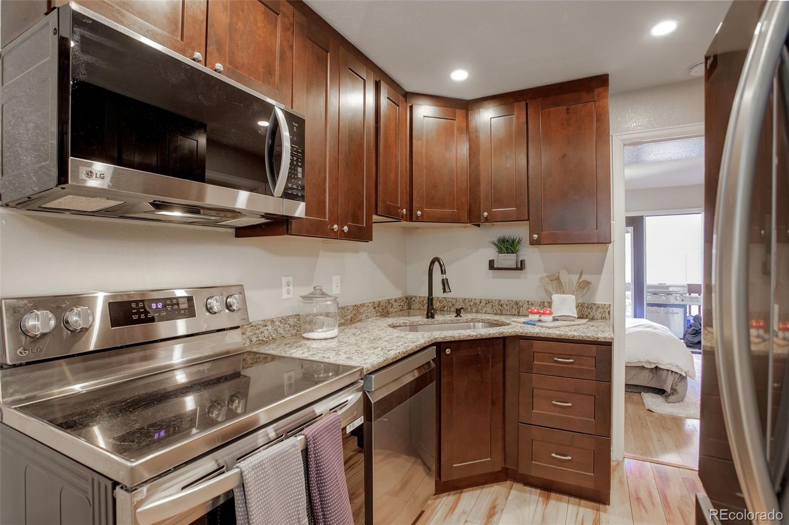 MLS Image #6 for 1885 s quebec way h15,denver, Colorado