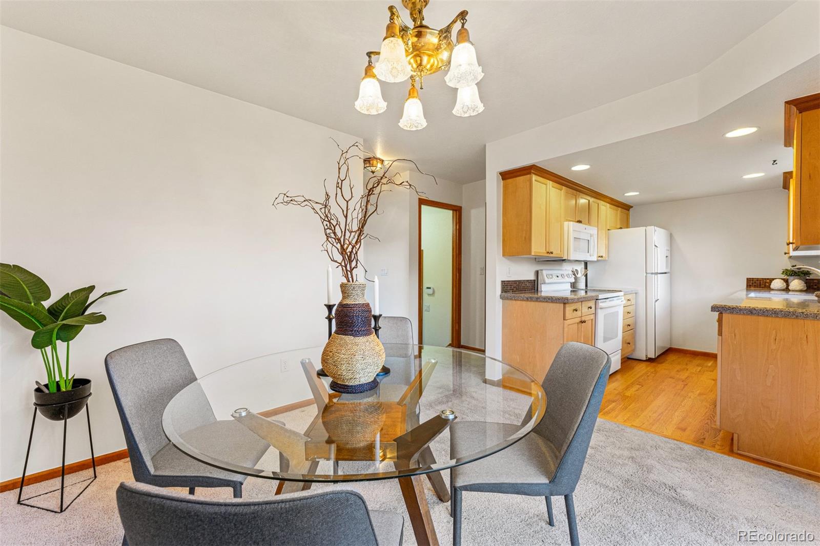 MLS Image #9 for 9573 e louisiana place,denver, Colorado