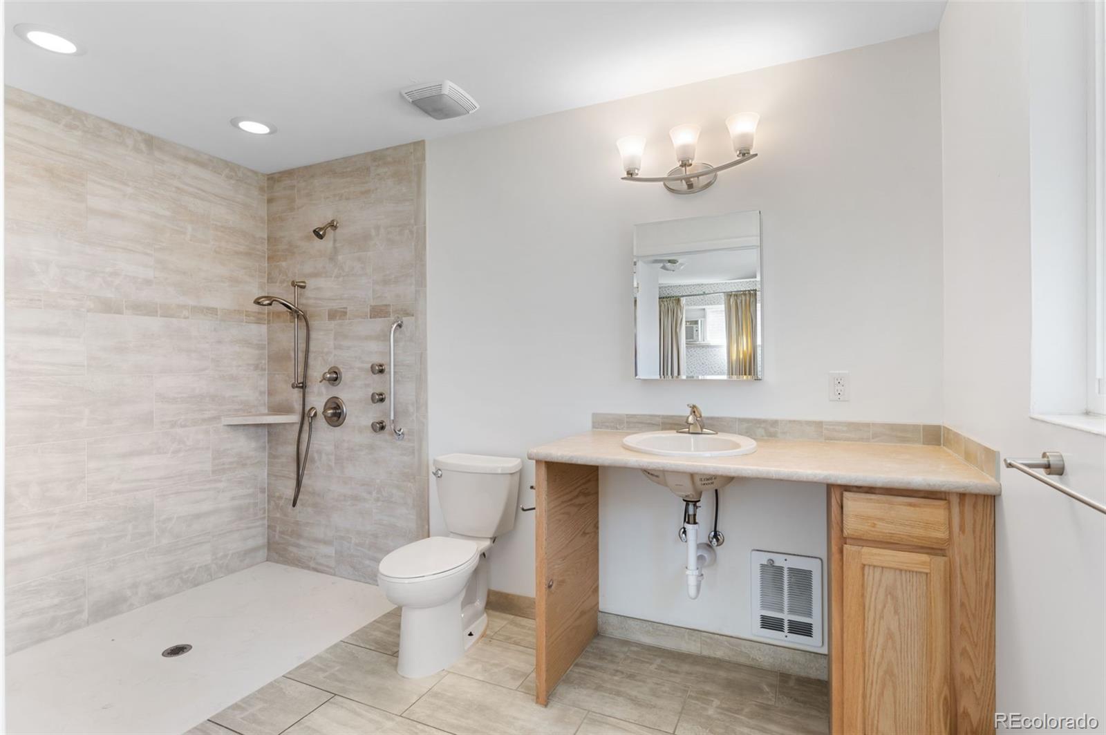 MLS Image #19 for 2718 s langley court,denver, Colorado