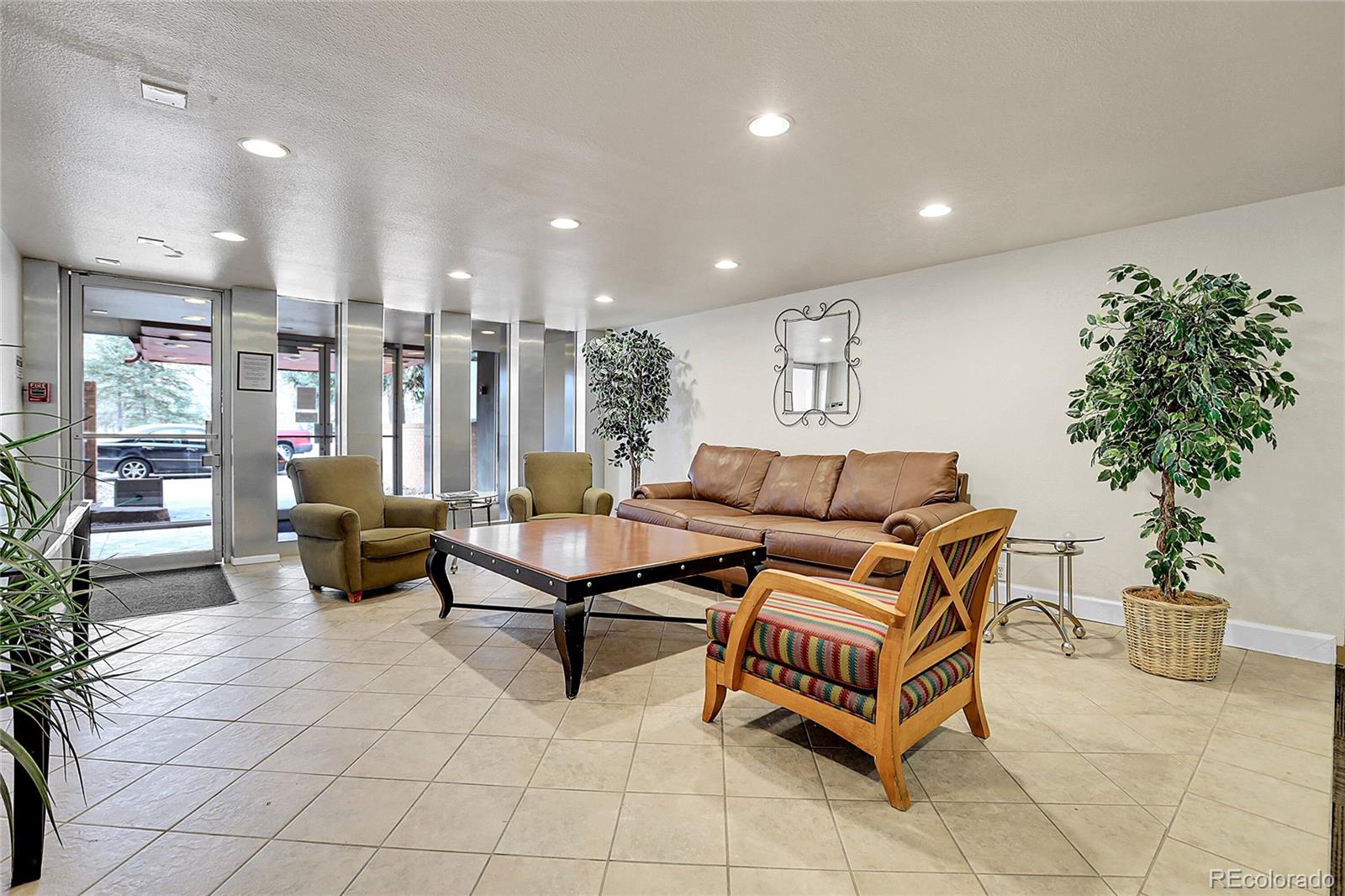 MLS Image #12 for 2500 s york street,denver, Colorado