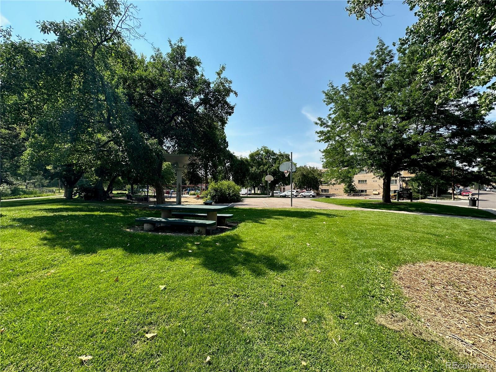 MLS Image #17 for 2500 s york street,denver, Colorado